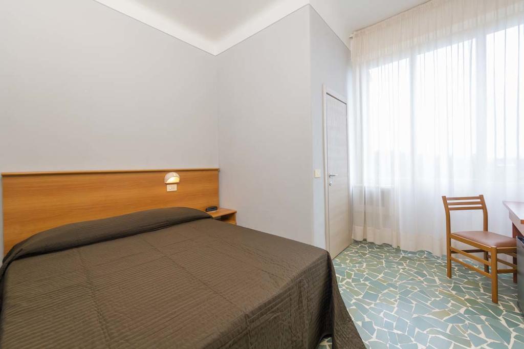Albergo Battelli (Adults Only) Марина-ди-Пьетрасанта Экстерьер фото