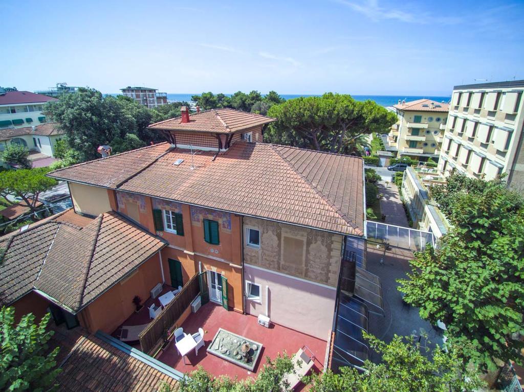Albergo Battelli (Adults Only) Марина-ди-Пьетрасанта Экстерьер фото