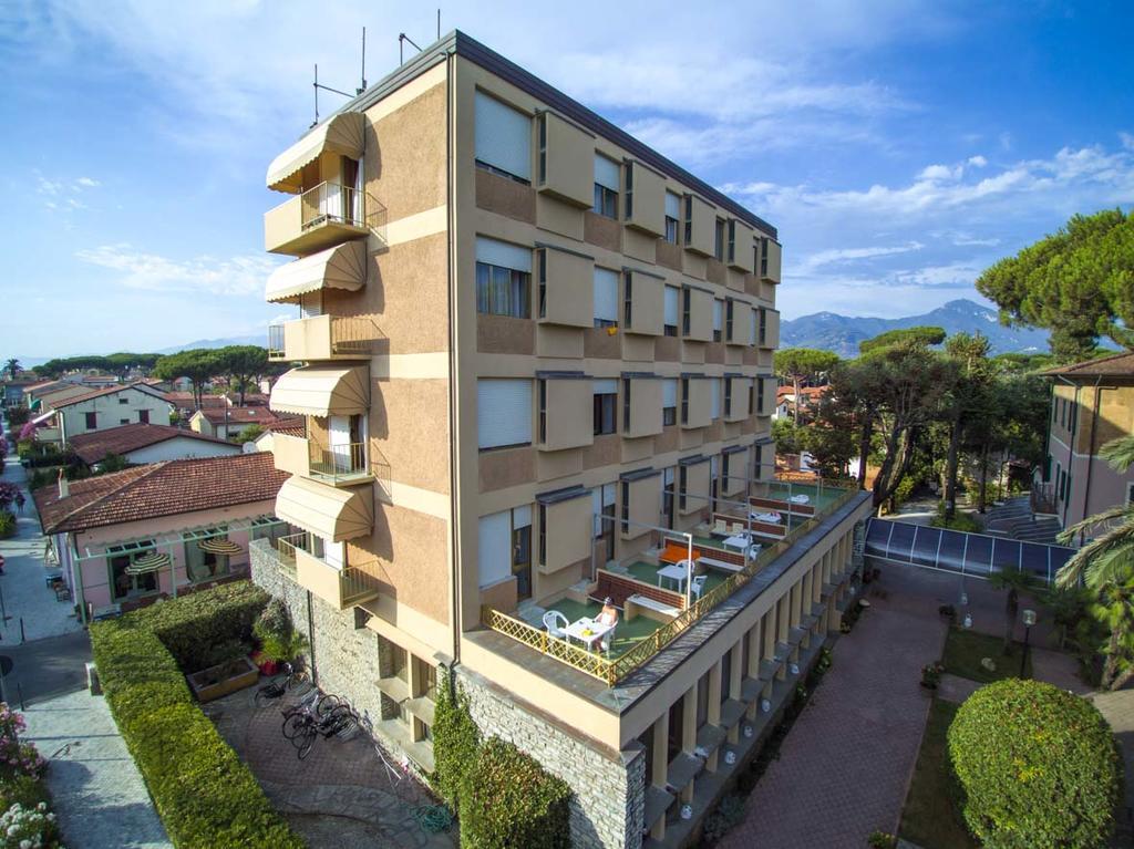Albergo Battelli (Adults Only) Марина-ди-Пьетрасанта Экстерьер фото