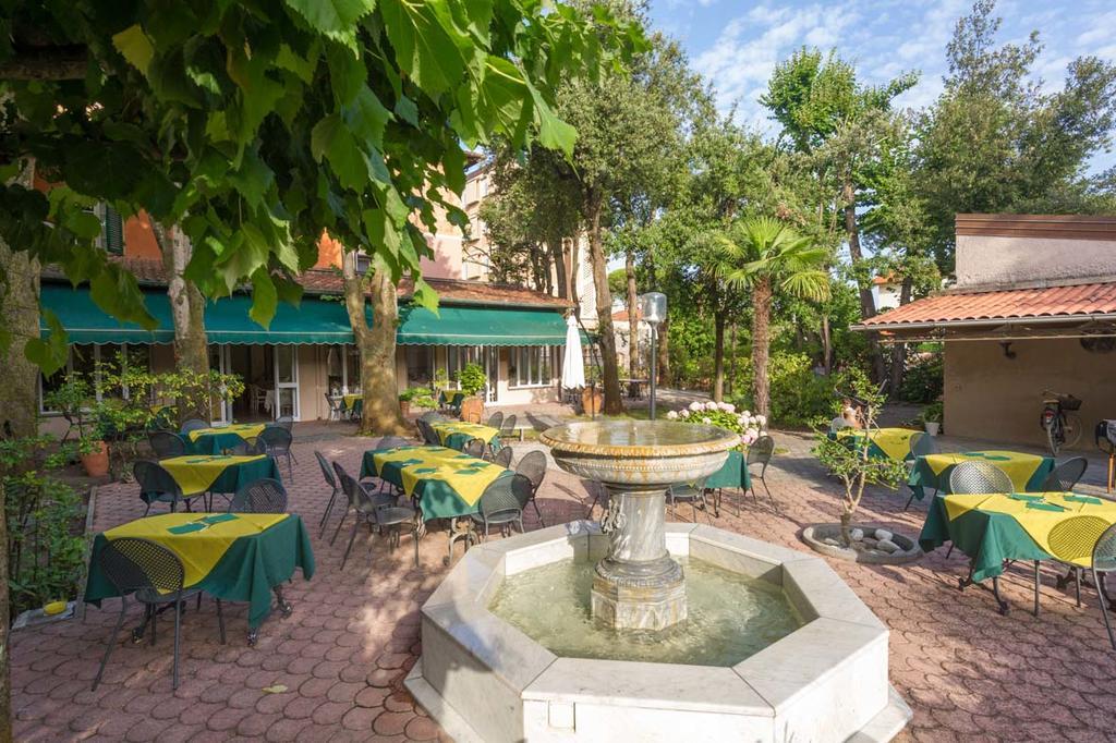 Albergo Battelli (Adults Only) Марина-ди-Пьетрасанта Экстерьер фото
