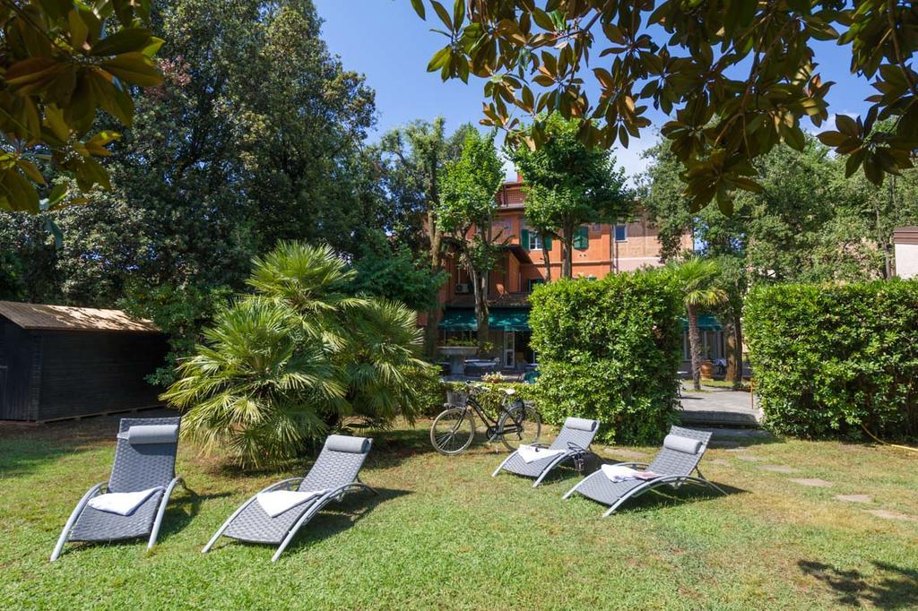 Albergo Battelli (Adults Only) Марина-ди-Пьетрасанта Экстерьер фото