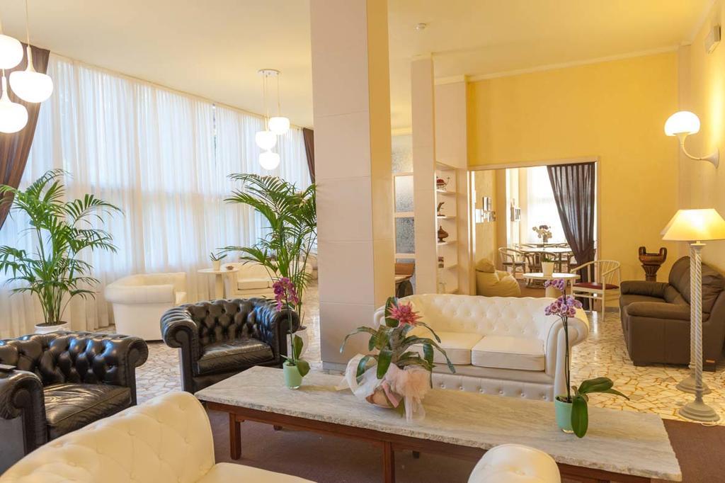 Albergo Battelli (Adults Only) Марина-ди-Пьетрасанта Экстерьер фото