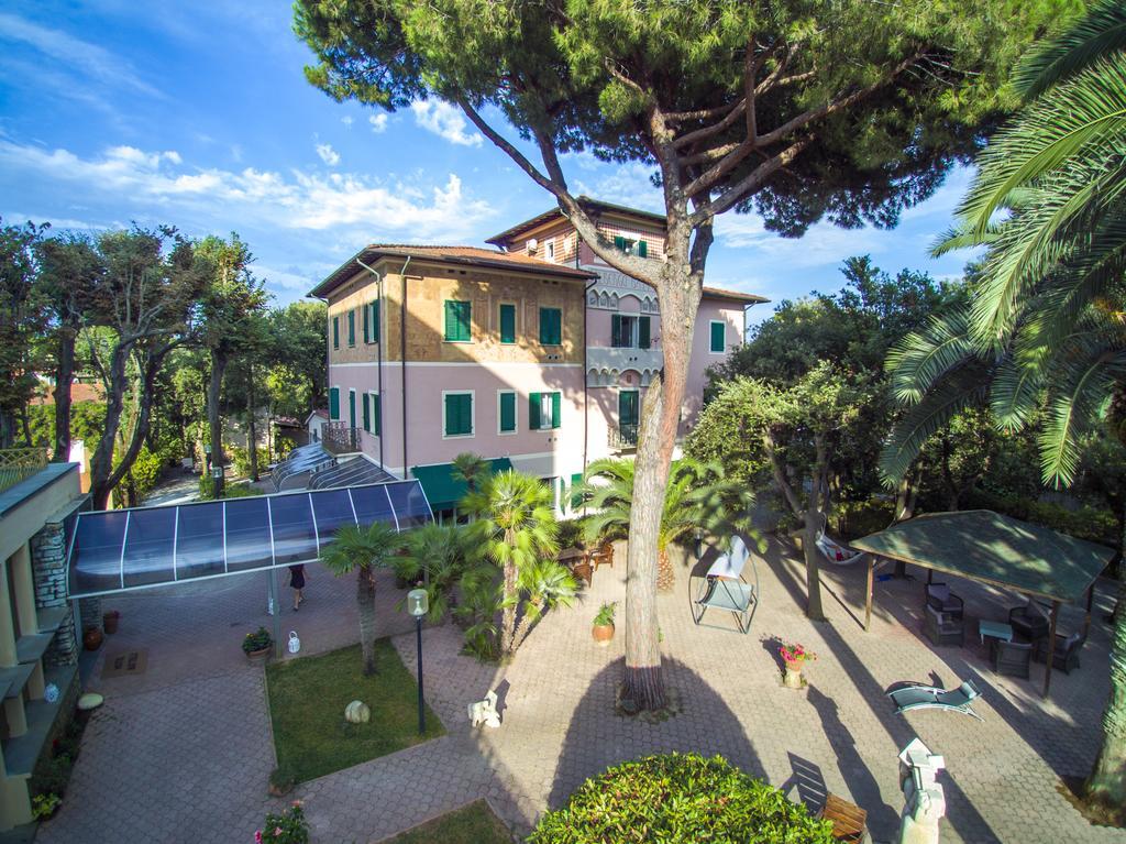 Albergo Battelli (Adults Only) Марина-ди-Пьетрасанта Экстерьер фото