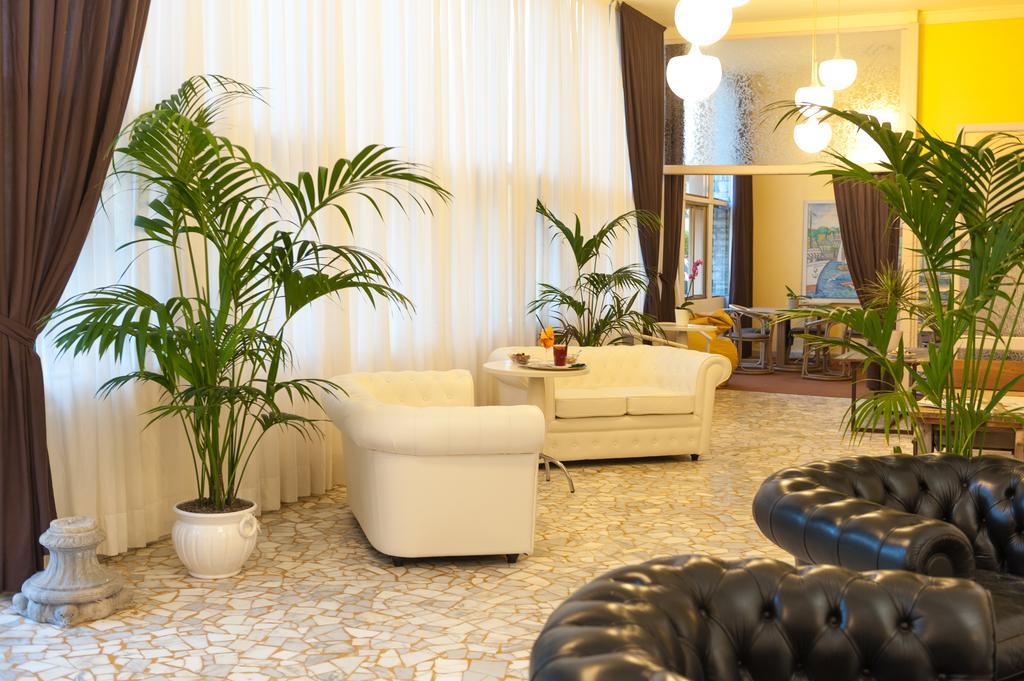 Albergo Battelli (Adults Only) Марина-ди-Пьетрасанта Экстерьер фото